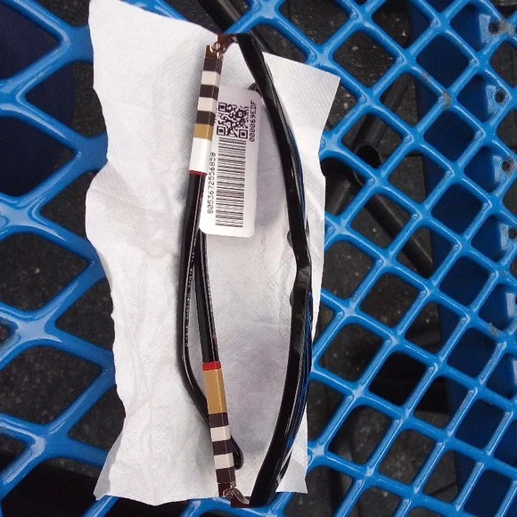 Burberry Heritage, F: black L: grey squared check - Picture 2 of 3